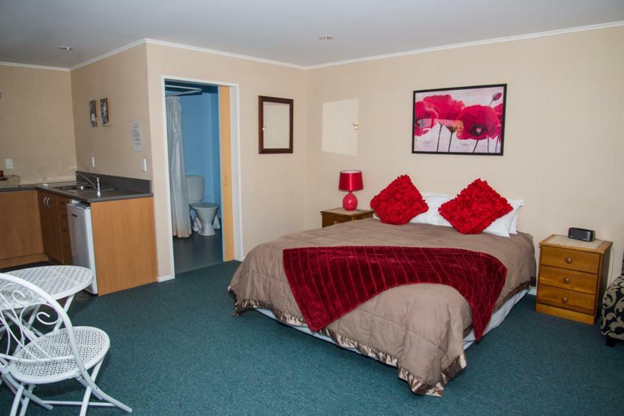 Te Waka Lodge Te Anau Εξωτερικό φωτογραφία